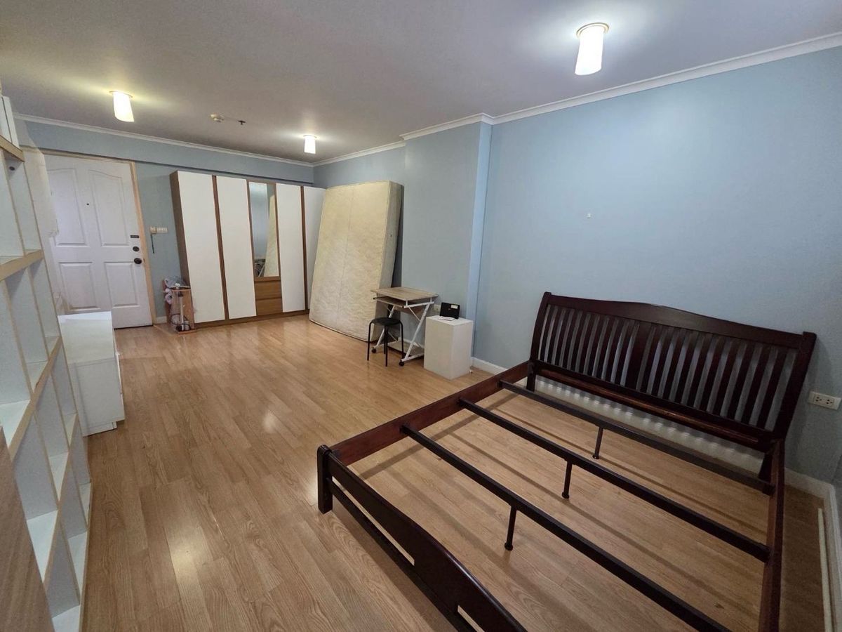 For RentCondoBang Sue, Wong Sawang, Tao Pun : Beautiful room 36 sqm, 7th floor, Lumpini Condo, Ville Prachachuen-Pongphet, rented 8,500 baht