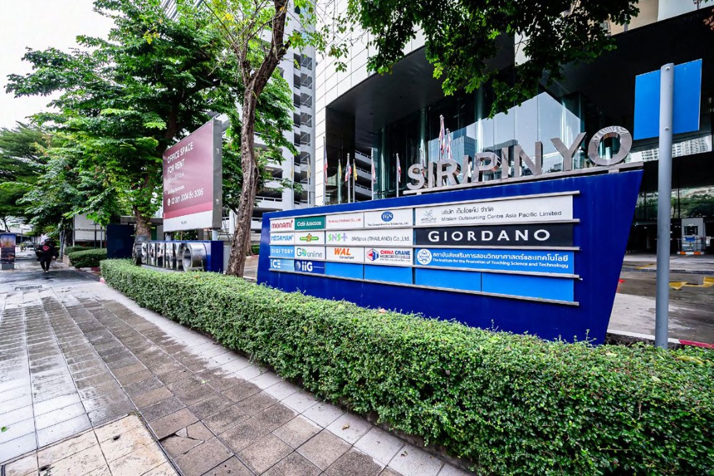 For RentOfficeRatchathewi,Phayathai : Office Space For RENT Siripinyo Bldg 201sqm Near BTS Phayathai Airport Link Phayathai Victory Monument MBK Siam Paragon Central World