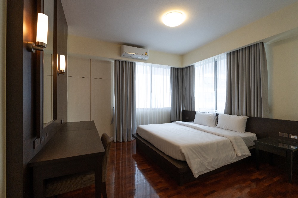 For RentCondoNana, North Nana,Sukhumvit13, Soi Nana : Apartment 3 Bedrooms