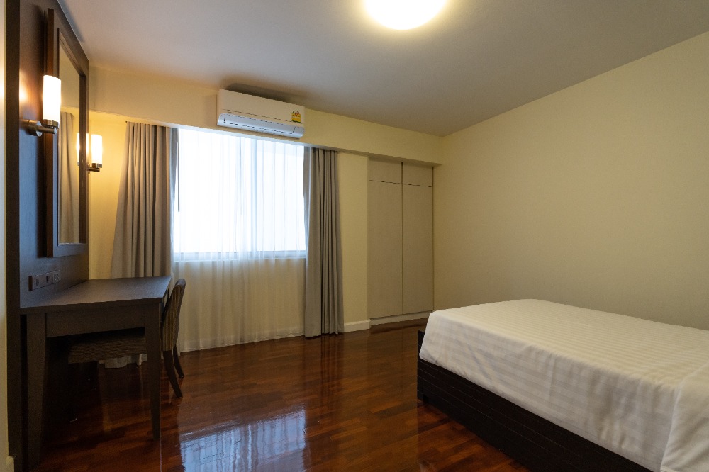 For RentCondoNana, North Nana,Sukhumvit13, Soi Nana : Apartment 3 Bedrooms