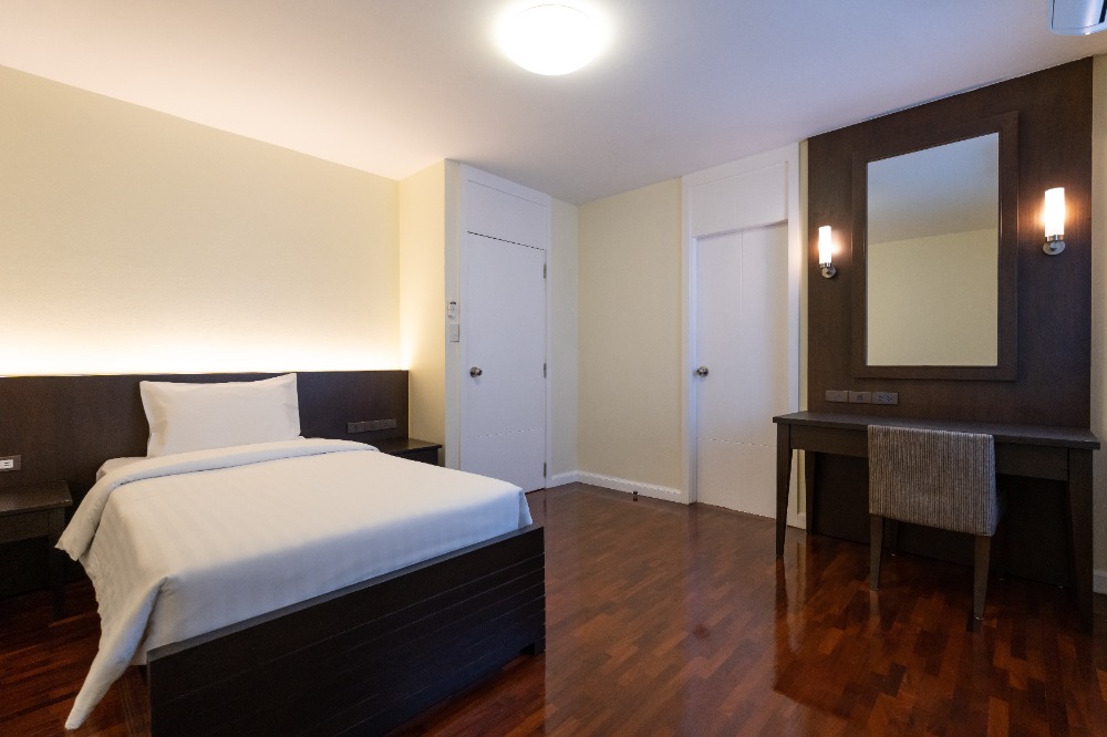 For RentCondoNana, North Nana,Sukhumvit13, Soi Nana : Apartment 3 Bedrooms