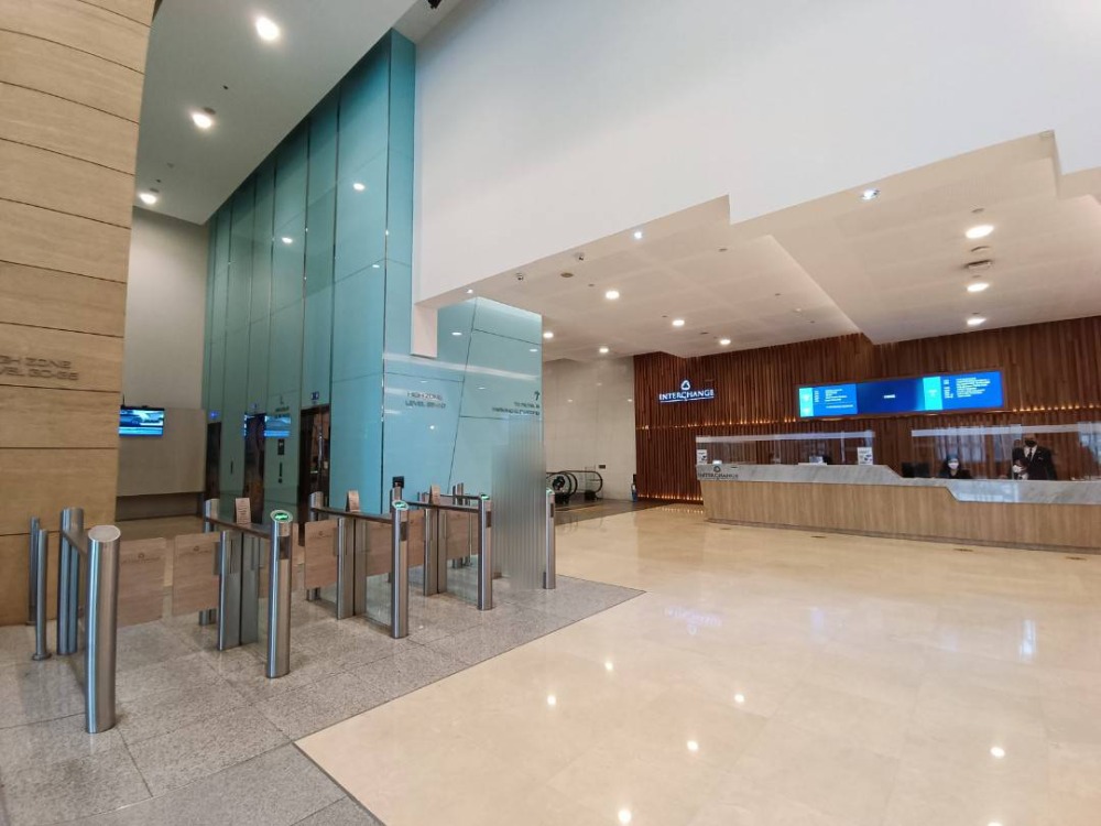 For RentOfficeSukhumvit, Asoke, Thonglor : Service office Office space for rent, Asoke, Sukhumvit, Serviced Office, beautifully decorated, ready to move in, Interchange 21 Building (Interchange 21 Office Building), 6 Workstations, rental price 53,890 baht, near BTS Asoke, MRT Sukhumvit.