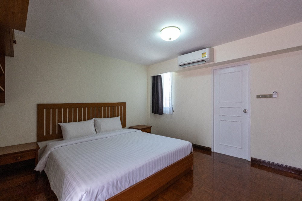 ให้เช่าคอนโดนานา : Apartment 2 Bedrooms 2 Bathrooms  Big Balcony Near BTS NANA