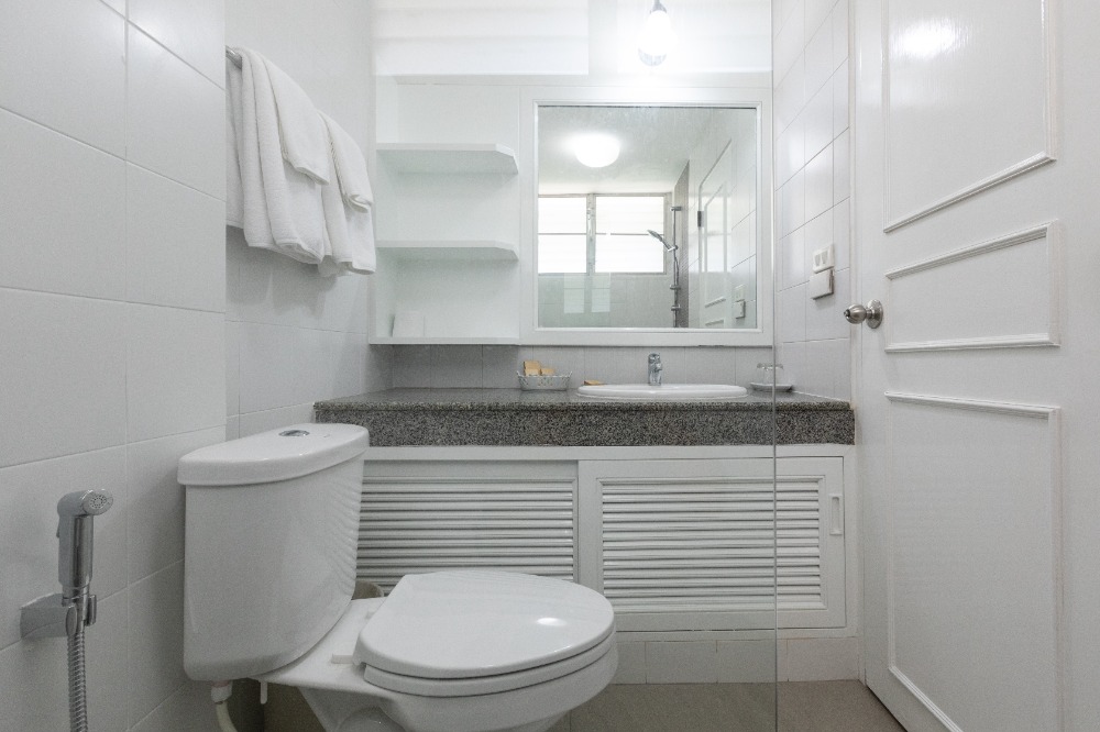 ให้เช่าคอนโดนานา : Apartment 2 Bedrooms 2 Bathrooms  Big Balcony Near BTS NANA