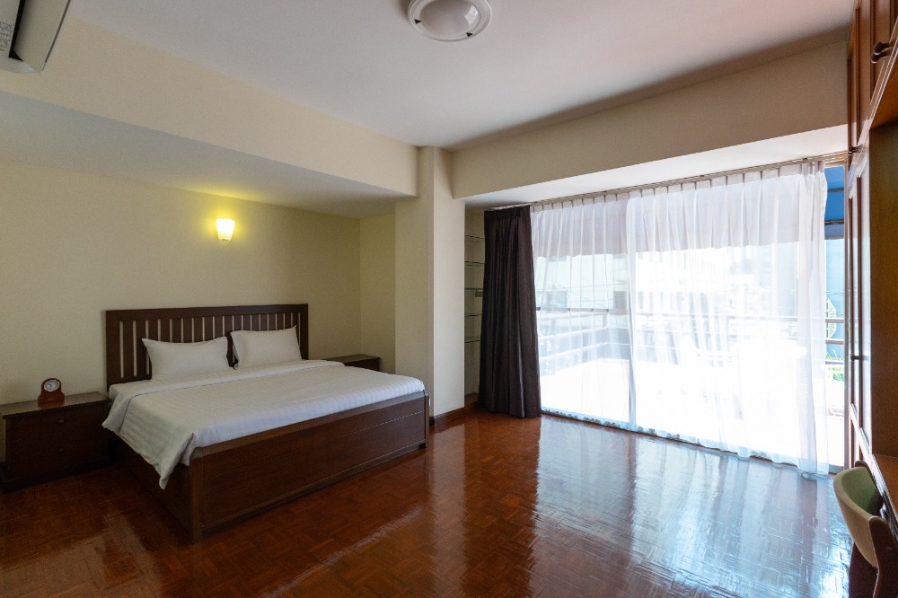ให้เช่าคอนโดนานา : Apartment 2 Bedrooms 2 Bathrooms  Big Balcony Near BTS NANA