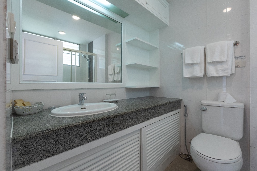 ให้เช่าคอนโดนานา : Apartment 2 Bedrooms 2 Bathrooms  Big Balcony Near BTS NANA