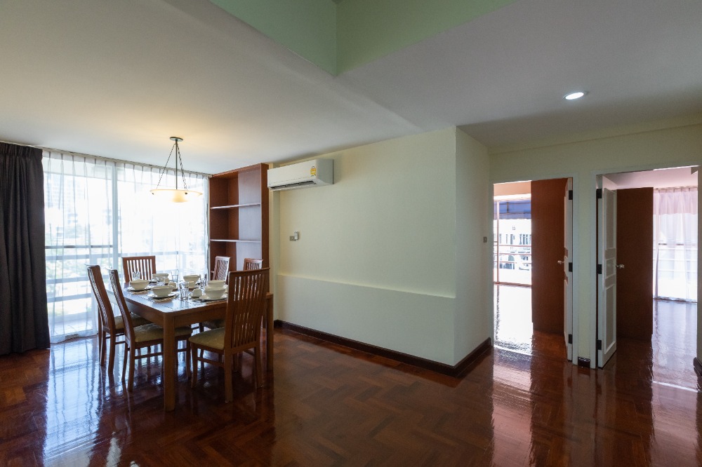 ให้เช่าคอนโดนานา : Apartment 2 Bedrooms 2 Bathrooms  Big Balcony Near BTS NANA