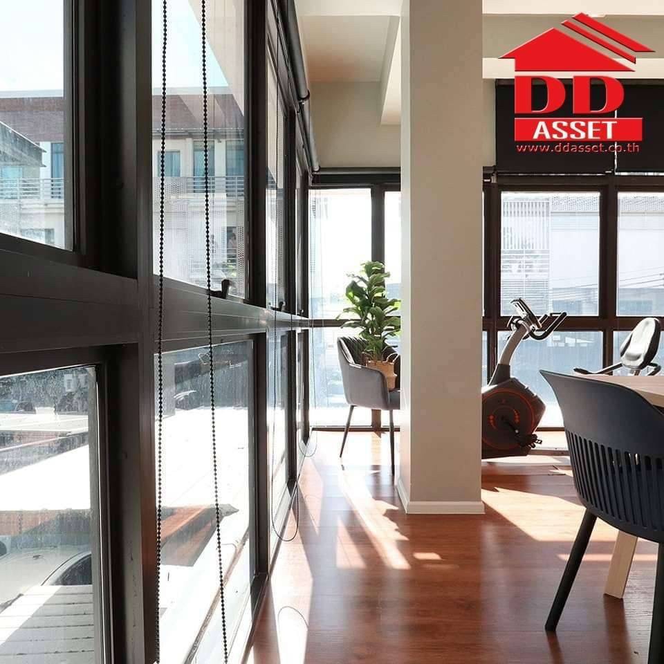 ขายอาคารพาณิชย์เลียบทางด่วนรามอินทรา : ขาย โฮมออฟฟิศ 4 ชั้น ดิสทริค เอกมัย-รามอินทรา (DISTRICT EKKAMAI-RAMINTRA) เหมาะสำหรับทั้งเป็นออฟฟิศและที่อยู่อาศัย รหัส H8007