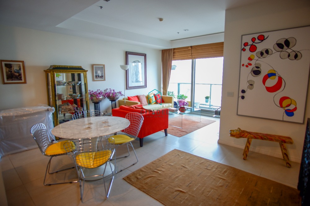 For RentCondoWongwianyai, Charoennakor : High Floor, Beautifully Furnished 2 Beds Units for Rent!