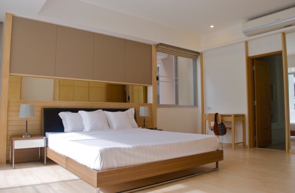 ให้เช่าคอนโดสุขุมวิท อโศก ทองหล่อ : 180sqm Spacious Pet friendly 3 bedrooms Apartment for rent at Baan Sukhumvit 27