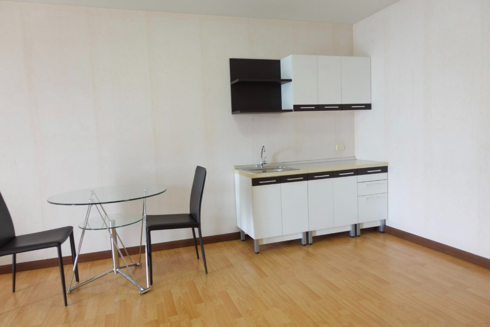 For SaleCondoChaengwatana, Muangthong : For sale: The Star Condominium, 5th floor, large room, near expressway, The Mall Ngamwongwan