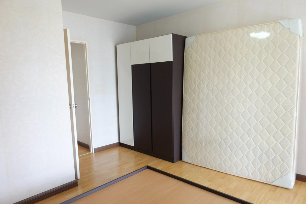 For SaleCondoChaengwatana, Muangthong : For sale: The Star Condominium, 5th floor, large room, near expressway, The Mall Ngamwongwan