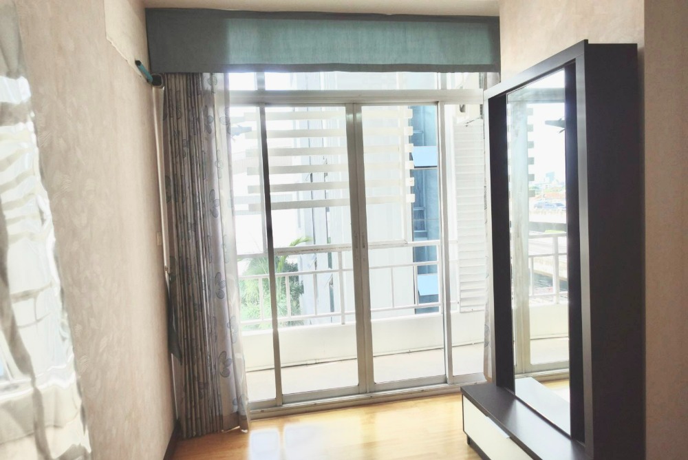 For SaleCondoChaengwatana, Muangthong : For sale: The Star Condominium, 5th floor, large room, near expressway, The Mall Ngamwongwan