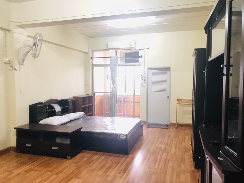 For RentCondoSeri Thai, Ramkhamhaeng Nida : ⚡ For rent, Ruamjai Condo Ramkhamhaeng 187, size 32 sq m, with furniture and electrical appliances ⚡