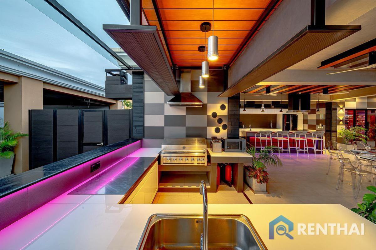 For SaleHousePattaya, Bangsaen, Chonburi : Investment Opportunity! Huge Resort Styled Pool Villa for Sale!