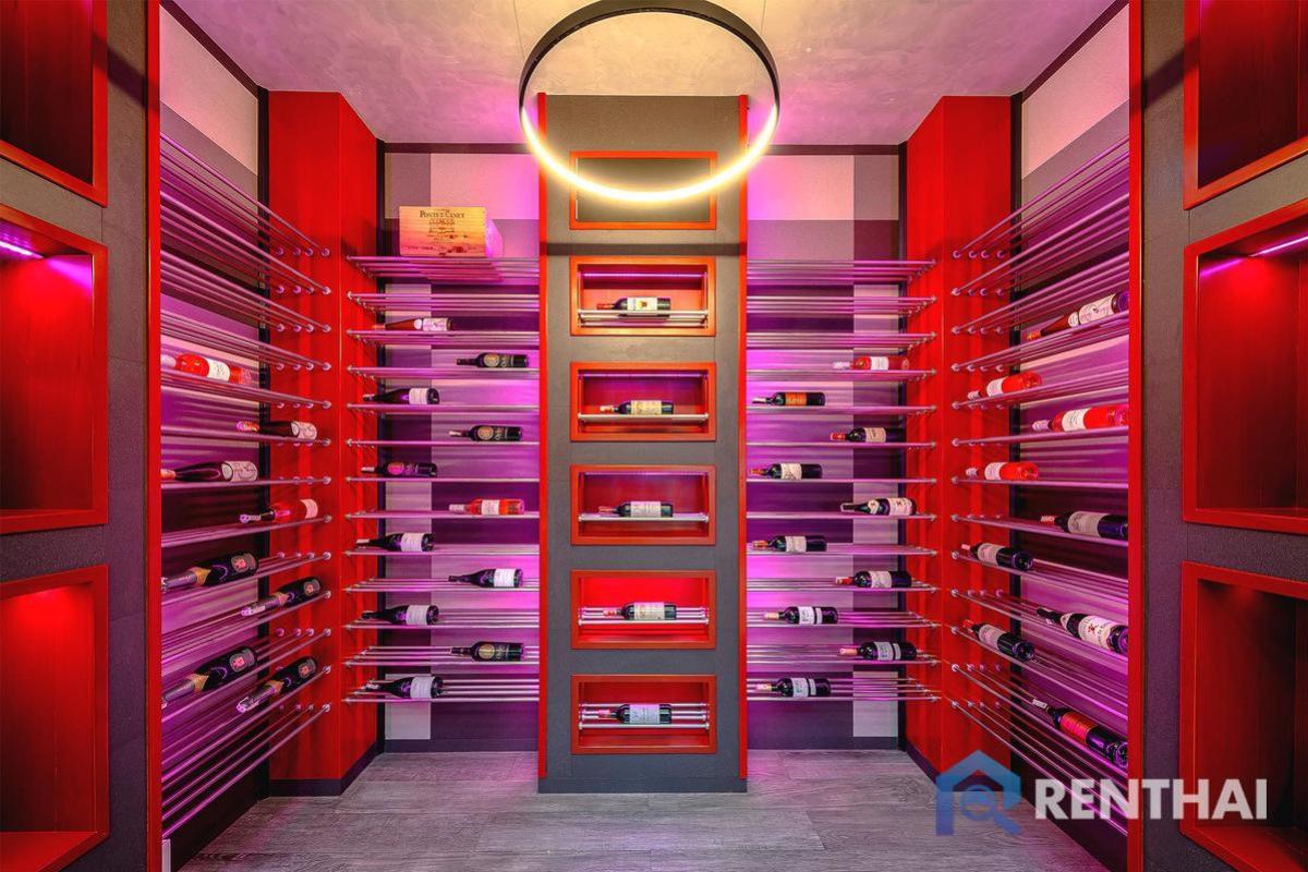 For SaleHousePattaya, Bangsaen, Chonburi : Investment Opportunity! Huge Resort Styled Pool Villa for Sale!