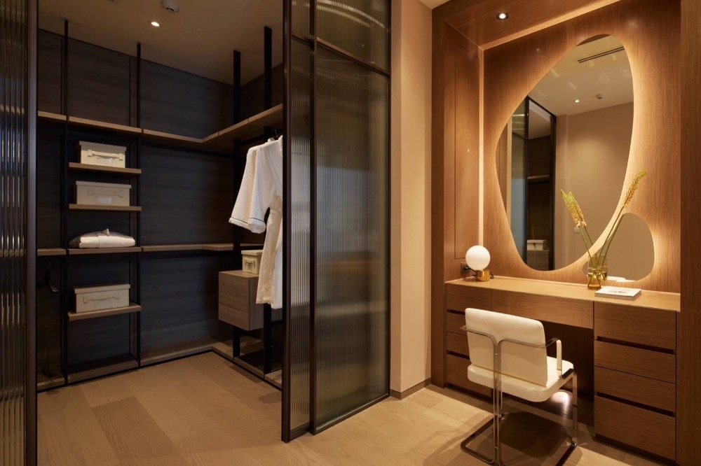 ขายคอนโดวิทยุ ชิดลม หลังสวน : 🔥🔥FOR SALE Fully Furnished : 𝐒𝐜𝐨𝐩𝐞 𝐋𝐚𝐧𝐠𝐬𝐮𝐚𝐧, Size 𝟏𝟔𝟖.𝟒𝟕 𝐬𝐪𝐦. 2Bed 2Bath Price 𝟏𝟏𝟖.𝟑𝟒 𝐌𝐁 ติดต่อคุณณัฐ 𝟎𝟗𝟓𝟗𝟒𝟏𝟓𝟗𝟗𝟗