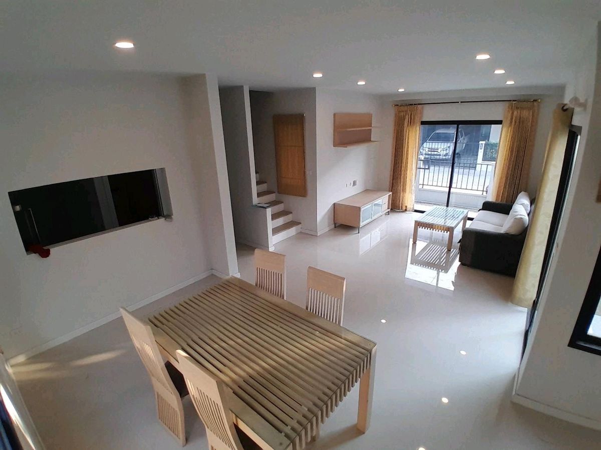 For RentHouseSamut Prakan,Samrong : For rent: corner house, Britannia Bangna-Suvarnabhumi, Km.26, ready to move in