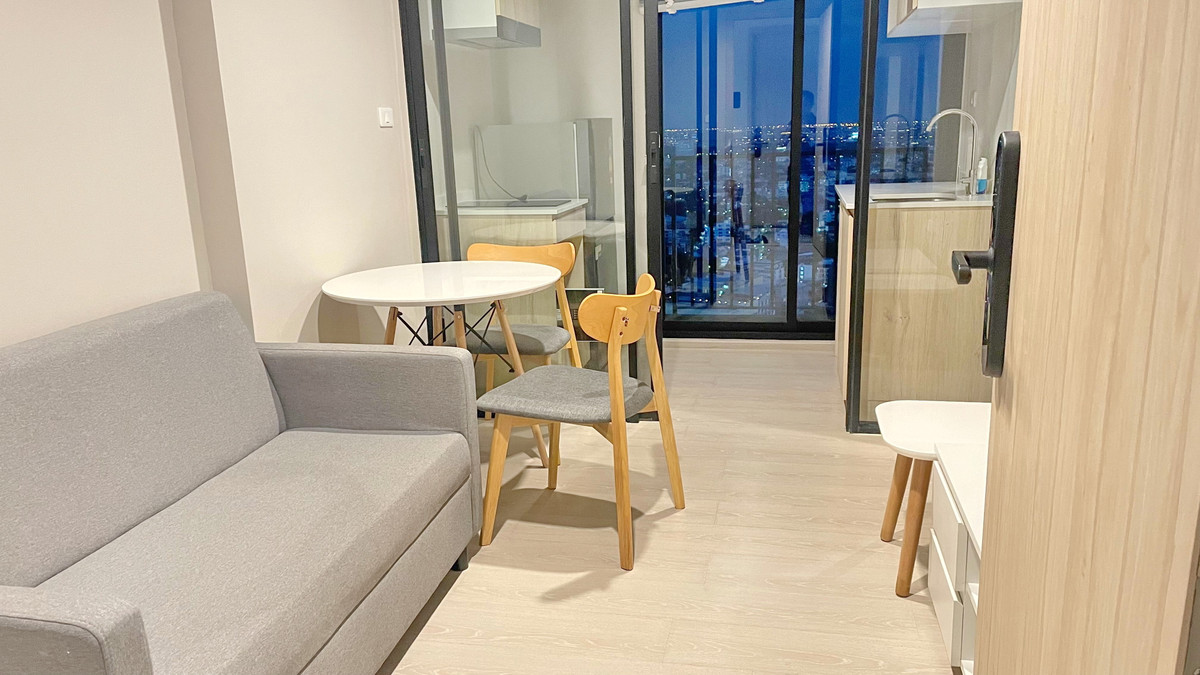 For RentCondoChaengwatana, Muangthong : For rent NUE Noble Ngamwongwan (New Noble Ngamwongwan, new room (2 rooms next to each other)