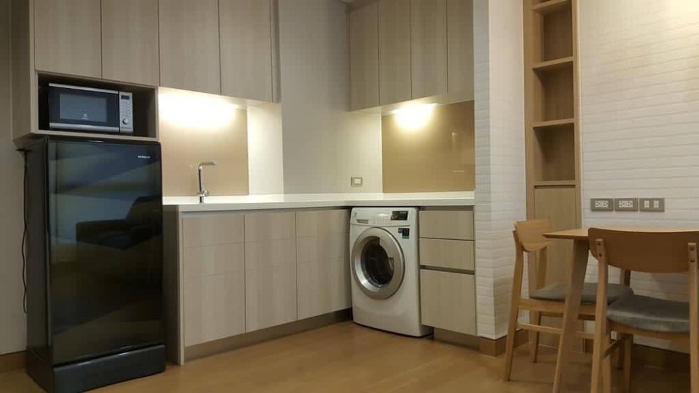 For SaleCondoSukhumvit, Asoke, Thonglor : Condo for sale, The Lumpini 24, located in Soi Sukhumvit 24, fully furnished, ready to move in, code C8007.