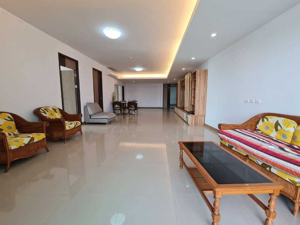 For RentCondoWongwianyai, Charoennakor : For Rent 3 Bed, new room, Supalai River Resort, special price