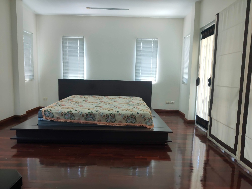 For SaleHousePinklao, Charansanitwong : Single house for sale, self-built house, Soi Charansanitwong 12