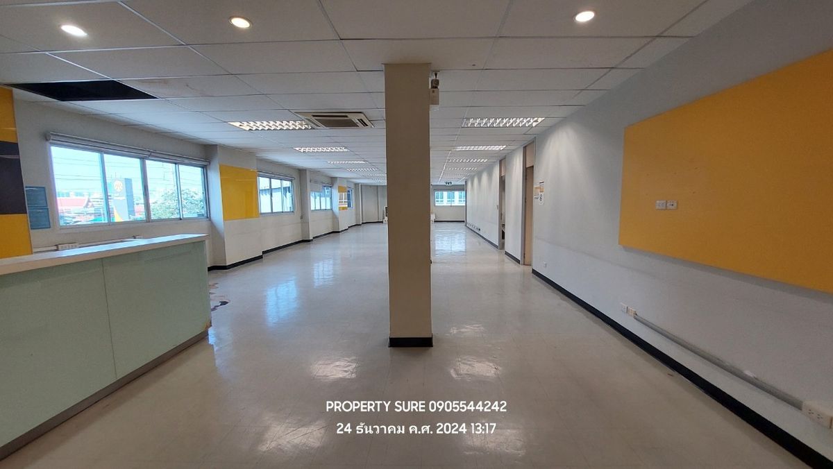 For RentShowroomRama3 (Riverside),Satupadit : Office Building&Showroom For rent, building space and land for rent in the heart of Rama 3 Road, the best business location. Connects to the main Rama Road. 3-Sathorn-Industrial Ring Road Land frontage next to Rama 3 Road approximately 62 meters.