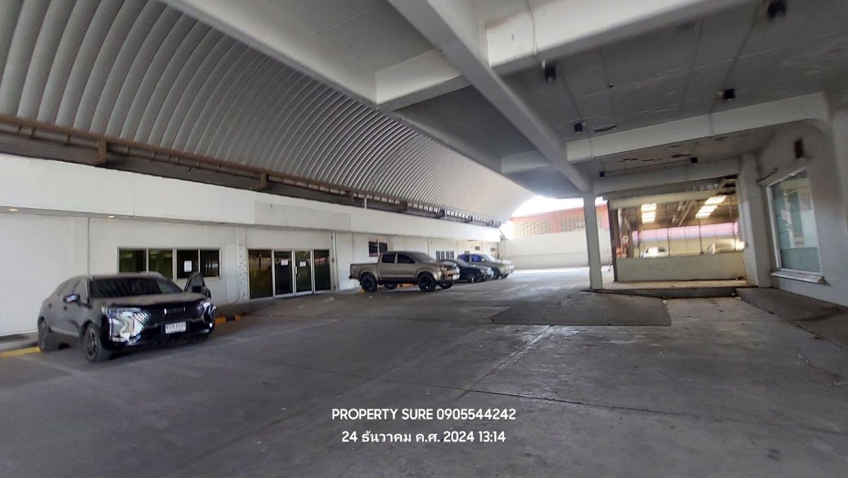 For RentShowroomRama3 (Riverside),Satupadit : Office Building&Showroom For rent, building space and land for rent in the heart of Rama 3 Road, the best business location. Connects to the main Rama Road. 3-Sathorn-Industrial Ring Road Land frontage next to Rama 3 Road approximately 62 meters.