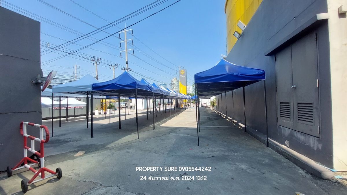 For RentShowroomRama3 (Riverside),Satupadit : Office Building&Showroom For rent, building space and land for rent in the heart of Rama 3 Road, the best business location. Connects to the main Rama Road. 3-Sathorn-Industrial Ring Road Land frontage next to Rama 3 Road approximately 62 meters.