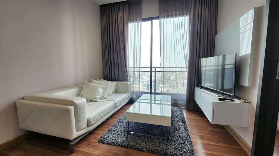 For RentCondoRatchadapisek, Huaikwang, Suttisan : Condo for rent Ivy Ampio 🏢 size 45 sq m. 1 🛌 1 🚿 (with bathtub) with Walk-in Closet, 19th floor, Chinese Embassy garden view.