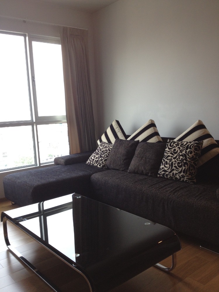 ให้เช่าคอนโดวงเวียนใหญ่ เจริญนคร : For rent Hive Taksin 2bedrooms close to bts Wongwianyai only 170 meters