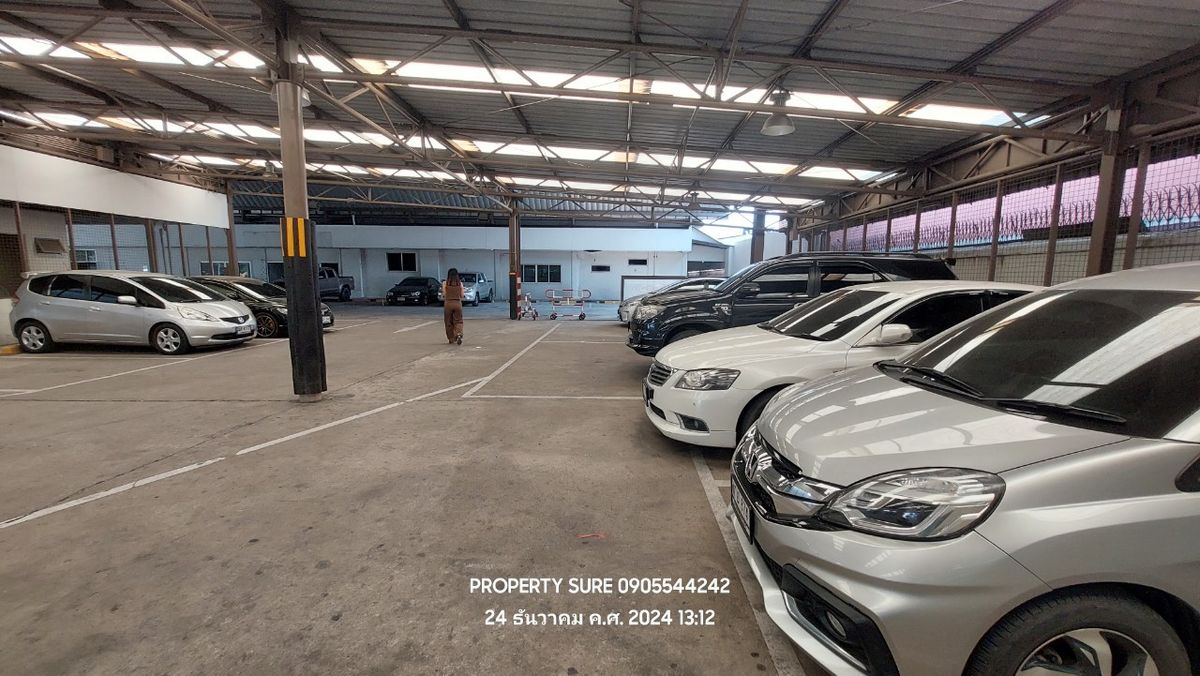 For RentShowroomRama3 (Riverside),Satupadit : Office Building&Showroom For rent, building space and land for rent in the heart of Rama 3 Road, the best business location. Connects to the main Rama Road. 3-Sathorn-Industrial Ring Road Land frontage next to Rama 3 Road approximately 62 meters.