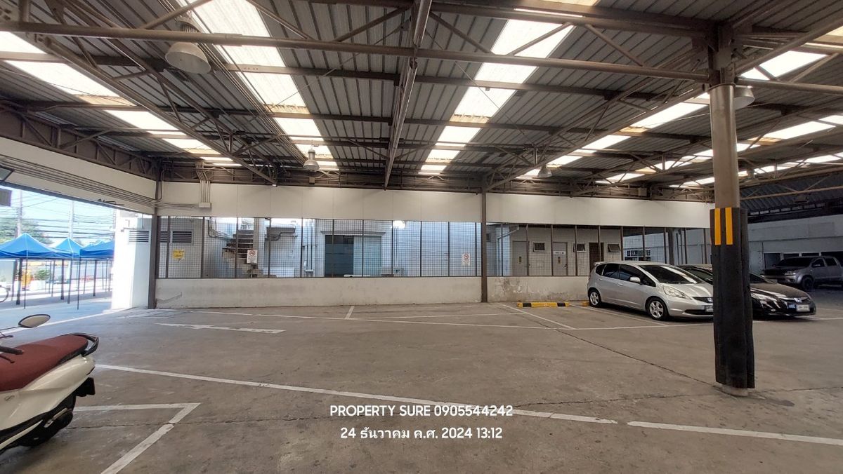 For RentShowroomRama3 (Riverside),Satupadit : Office Building&Showroom For rent, building space and land for rent in the heart of Rama 3 Road, the best business location. Connects to the main Rama Road. 3-Sathorn-Industrial Ring Road Land frontage next to Rama 3 Road approximately 62 meters.