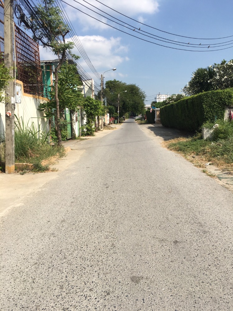 For SaleLandNawamin, Ramindra : Land for sale 3-2-65.6 rai, Sai Mai, Soi Sukhapiban 5, Soi 43, near Or Ngoen Market.