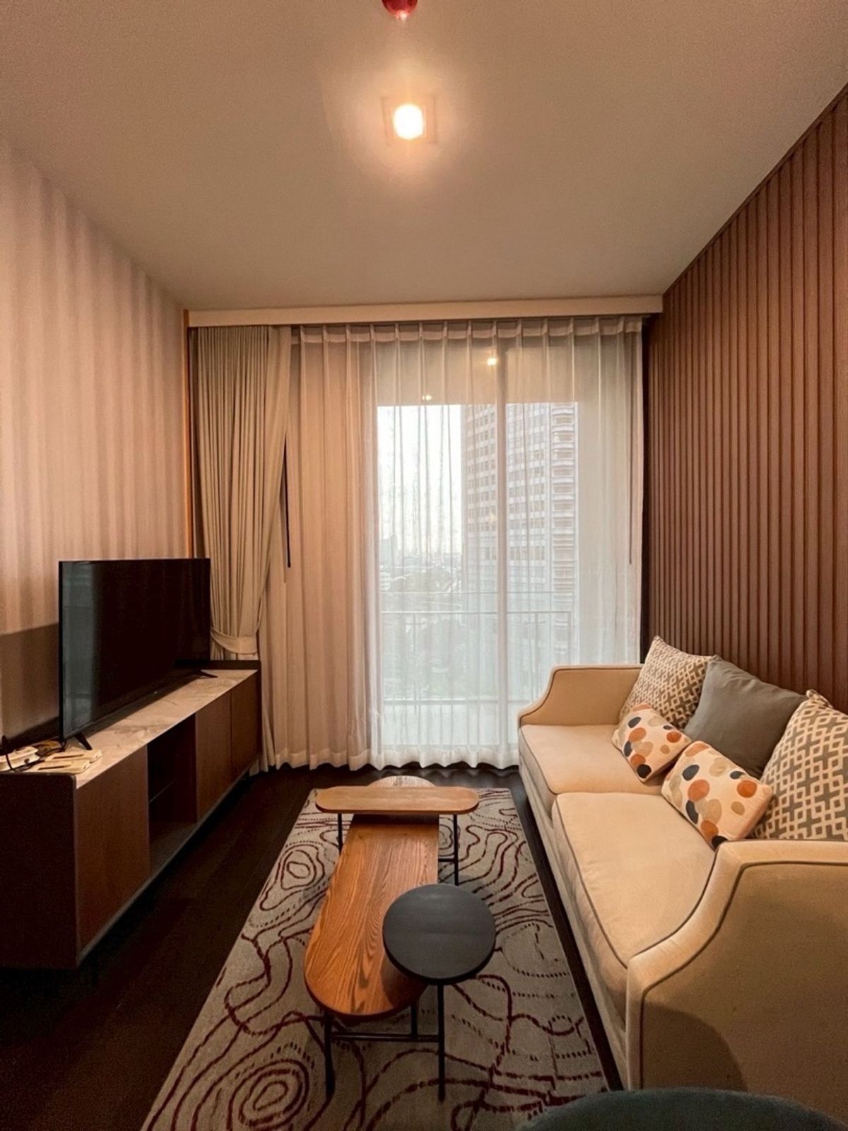 ให้เช่าคอนโดสุขุมวิท อโศก ทองหล่อ : LAVIQ สุขุมวิท57🚨ให้เช่า 1BEDROOM( ลดเหลือ53,000🔥)Ready To Move Plz call 084-9792464