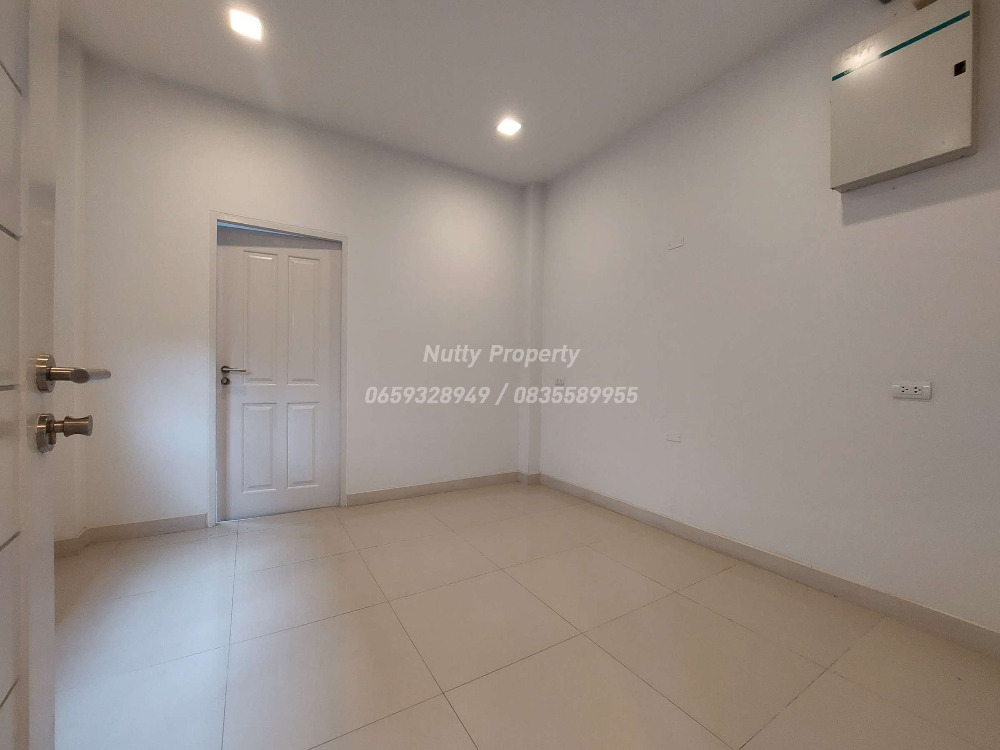 For SaleHousePhutthamonthon, Salaya : Detached house NC Royal Pinklao, near Phutthamonthon Sai 2, never lived in.