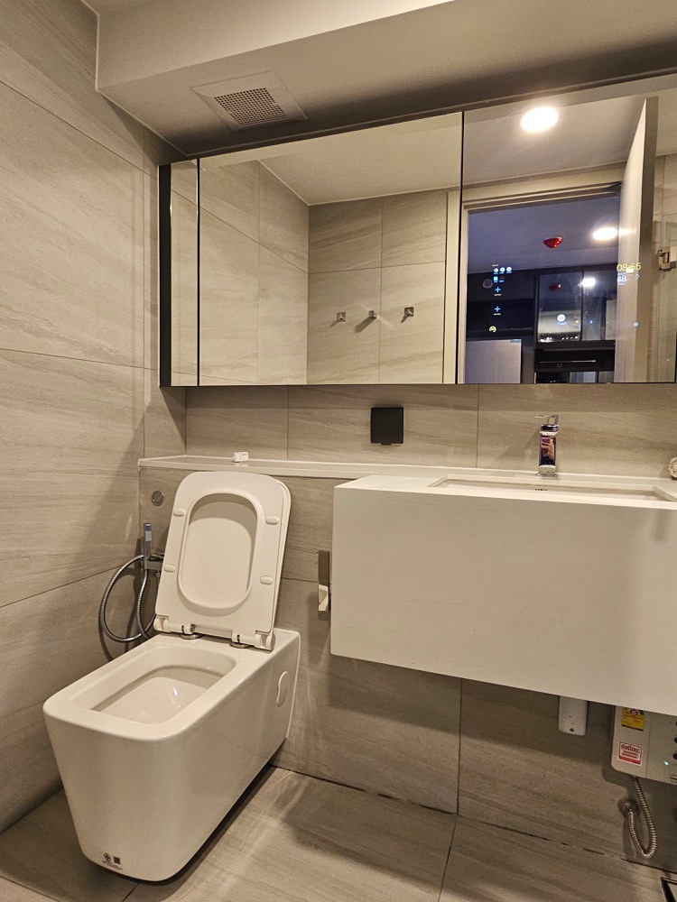 ให้เช่าคอนโดสยาม จุฬา สามย่าน : Park Origin Chula Samyan【𝐑𝐄𝐍𝐓】🔥ห้องใหม่ วิวใจกลางเมือง เฟอร์นิเจอร์ครบครัน ใกล้ MRT สามย่าน🔥  ติดต่อไลน์ไอดี: @hacondo