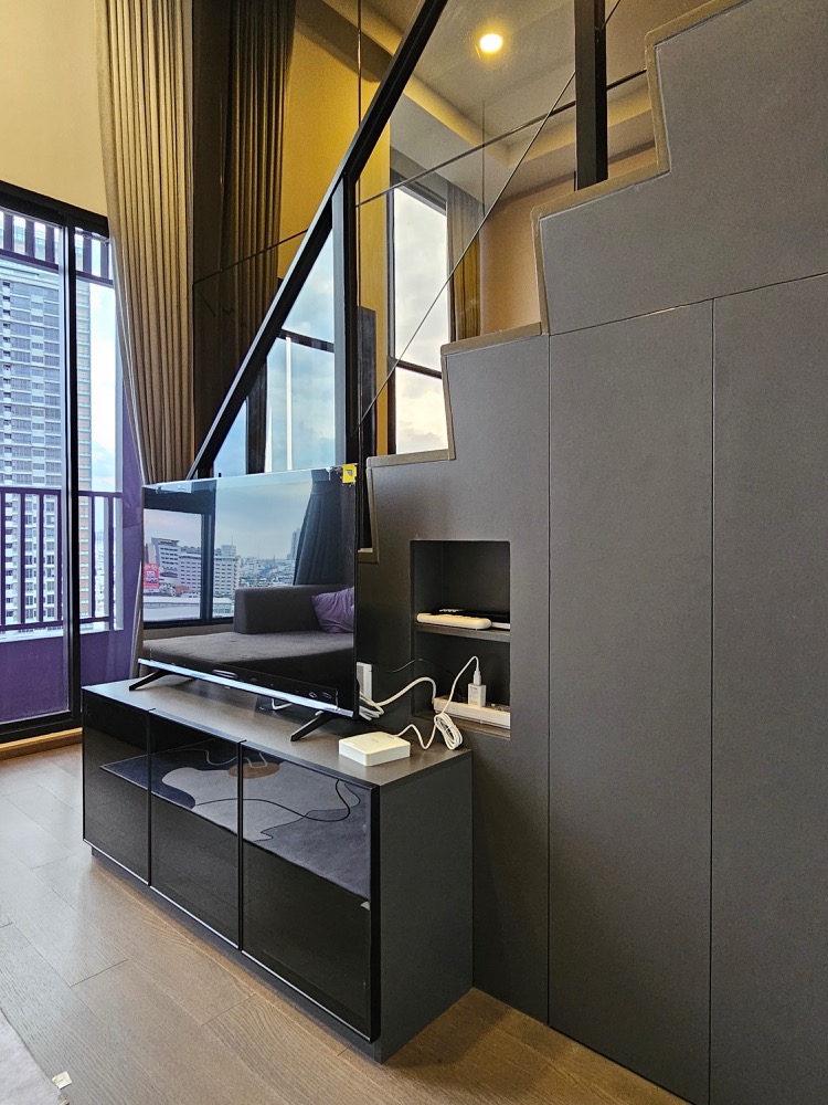 ให้เช่าคอนโดสยาม จุฬา สามย่าน : Park Origin Chula Samyan【𝐑𝐄𝐍𝐓】🔥ห้องใหม่ วิวใจกลางเมือง เฟอร์นิเจอร์ครบครัน ใกล้ MRT สามย่าน🔥  ติดต่อไลน์ไอดี: @hacondo