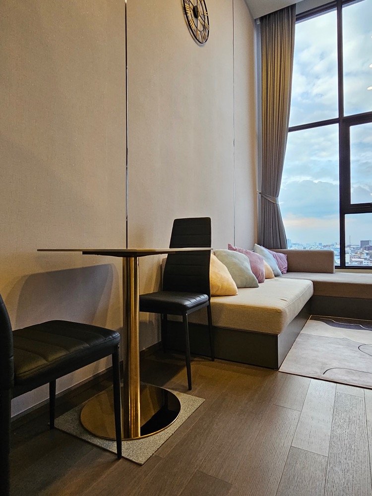 ให้เช่าคอนโดสยาม จุฬา สามย่าน : Park Origin Chula Samyan【𝐑𝐄𝐍𝐓】🔥ห้องใหม่ วิวใจกลางเมือง เฟอร์นิเจอร์ครบครัน ใกล้ MRT สามย่าน🔥  ติดต่อไลน์ไอดี: @hacondo