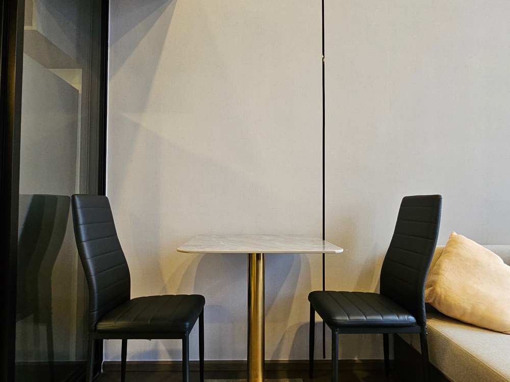 ให้เช่าคอนโดสยาม จุฬา สามย่าน : Park Origin Chula Samyan【𝐑𝐄𝐍𝐓】🔥ห้องใหม่ วิวใจกลางเมือง เฟอร์นิเจอร์ครบครัน ใกล้ MRT สามย่าน🔥  ติดต่อไลน์ไอดี: @hacondo