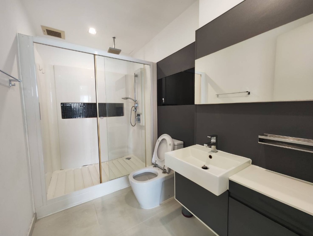 For RentCondoOnnut, Udomsuk : The Room Sukhumvit 62 for rent. close to BTS Punnawithi station. (RT-01)