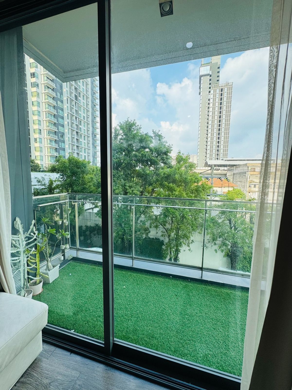 For RentCondoOnnut, Udomsuk : The Room Sukhumvit 62 for rent. close to BTS Punnawithi station. (RT-01)