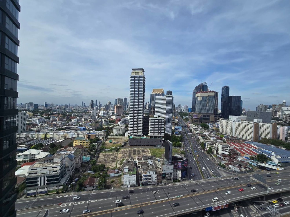 ขายคอนโดคลองเตย กล้วยน้ำไท : ด่วน 3br. CoCo PARC 100.55 sq.m. วิวสวยสุดๆ ห้องสุดท้าย พร้อม on top ส่วนกลางฟรี 5 ปี เพียง 25.xxmb. โทร 0957615782