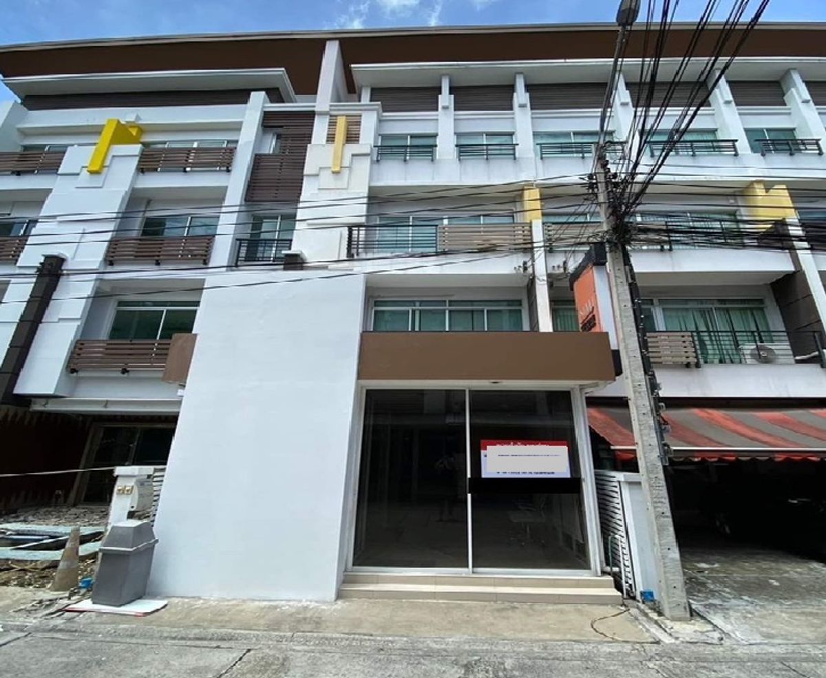 ให้เช่าสำนักงานนวมินทร์ รามอินทรา : For Rent ให้เช่าทาวน์โฮม / Home Office 4 ชั้น โครงการ บิสทาวน์ ลาดพร้าว Biztown Ladprao ริมถนนลาดพร้าว ทำเลดีมาก แอร์ทั้งอาคาร ตกแต่งเป็นสำนักงาน เหมาะเป็นสำนักงาน จดบริษัทได้
