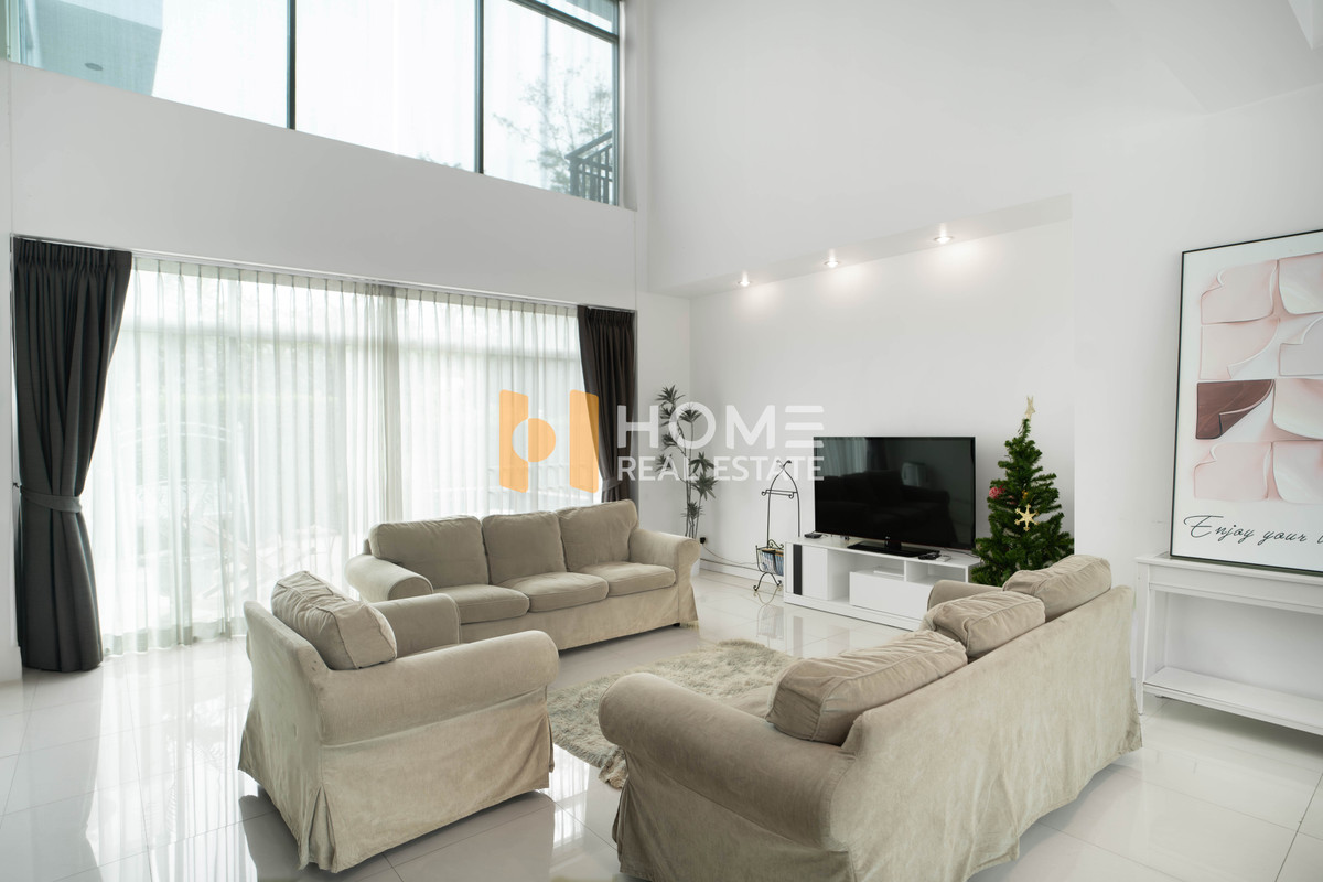 For SaleHouseRamkhamhaeng, Hua Mak : There is a working room, a maid's room and a private swimming pool ✨ Detached house, Tararom Ramkhamhaeng Soi 9 / 4 bedrooms (FOR SALE), Tararom Ramkhamhaeng Soi 9 / Detached House 4 Bedrooms (FOR SALE) PALM442