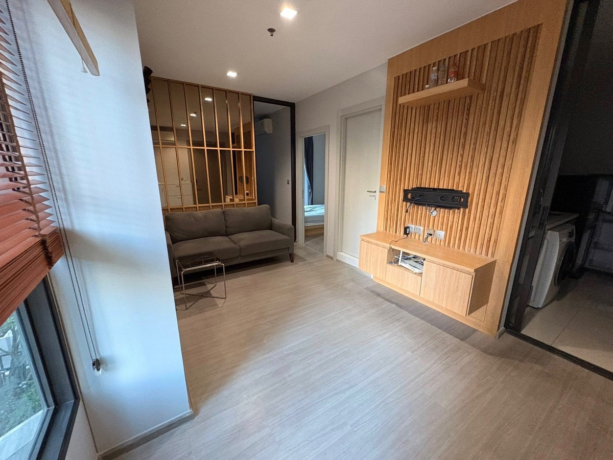 For SaleCondoRama9, Petchburi, RCA : 📌For sale: Condo Life asoke-rama9, size 1 bedroom, 1 bathroom, 42 sq m., selling for 5.38 million baht. Very beautiful room, fully furnished, best common area in Rama 9 area, unblocked view, very good location, near MRT rama9 Call: 088-753-2858 Prai