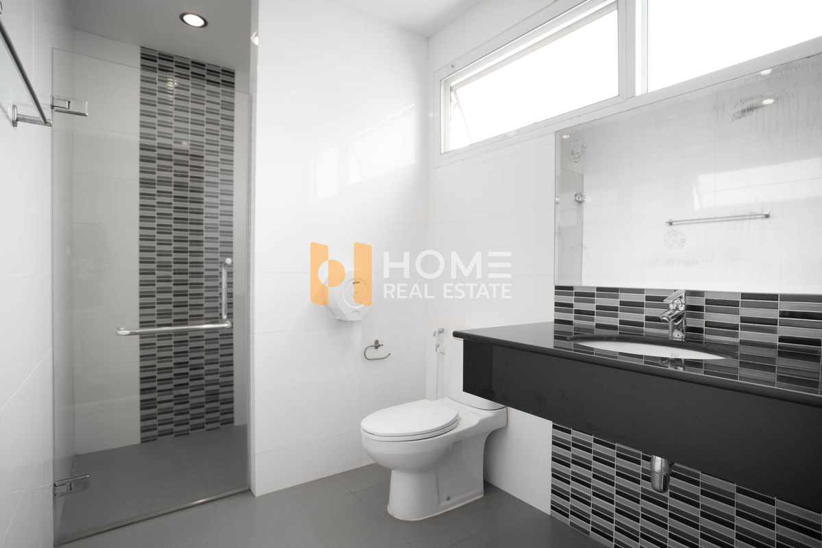 ขายบ้านรามคำแหง หัวหมาก : Rare Unit ❤️‍🔥✨ บ้านหรู พร้อมสระส่วนตัว | หมู่บ้านธารารมณ์ รามคำแหง ซอย 9 | PALM442