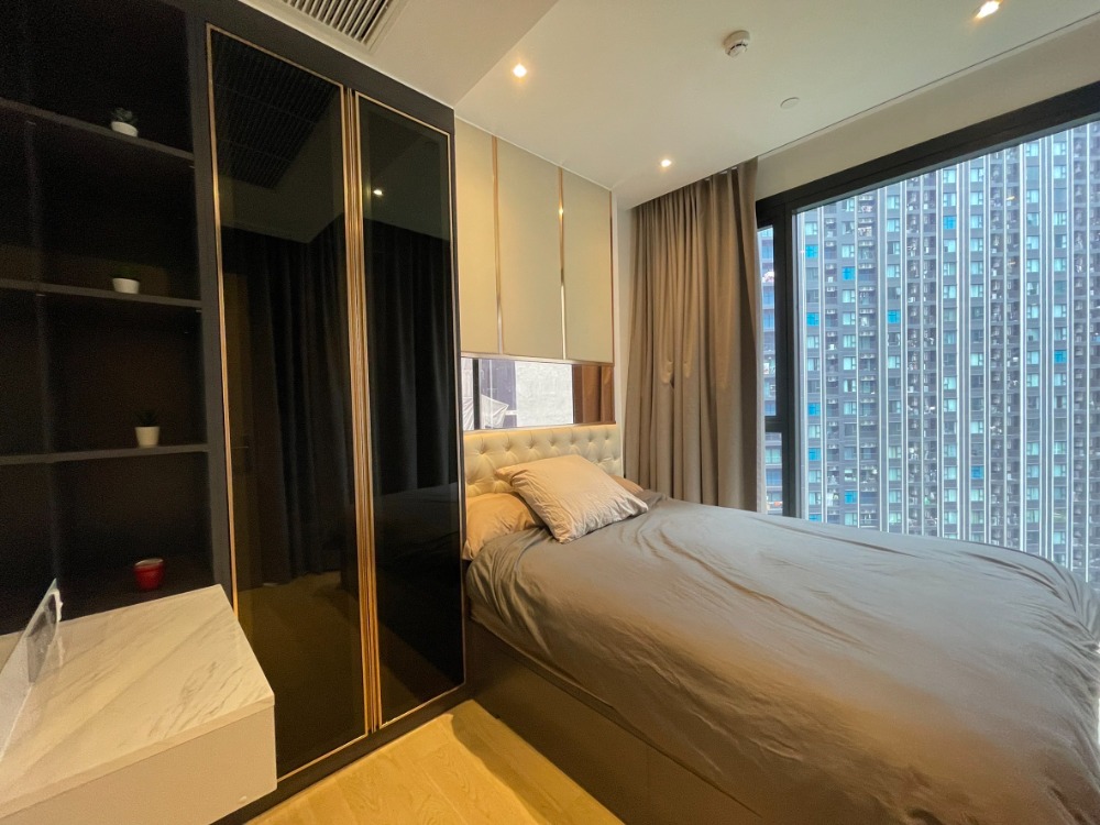 For RentCondoRama9, Petchburi, RCA : !! Beautiful room for rent, Condo Ashton Asoke-Rama 9, near MRT Rama 9.