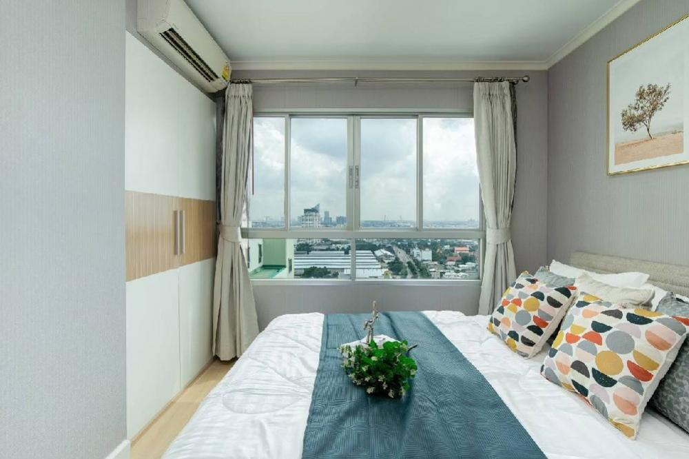 For SaleCondoRathburana, Suksawat : Beautiful room with romantic corner. Invite friends to sip wine in our room. 🍷😍