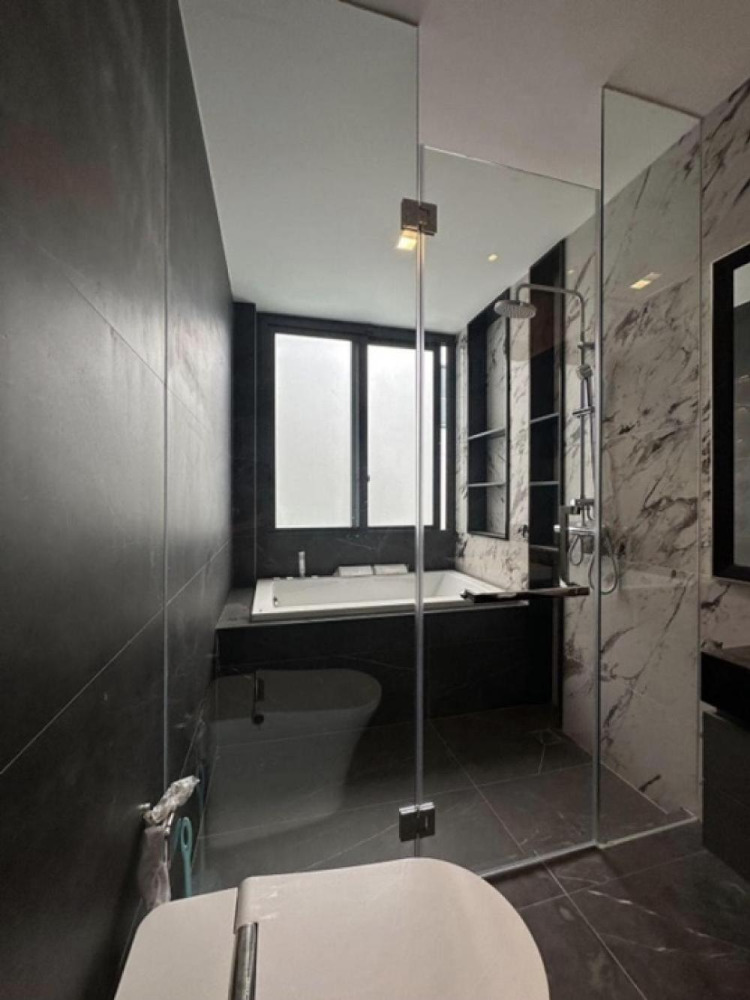 For RentHousePattanakan, Srinakarin : For sale/rent, 3-storey luxury detached house, modern style, Pattanakarn zone.